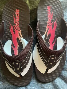 Aerosoft Men's Thong Style Sandals size 42/Mens size 9 or women 11 NWOT